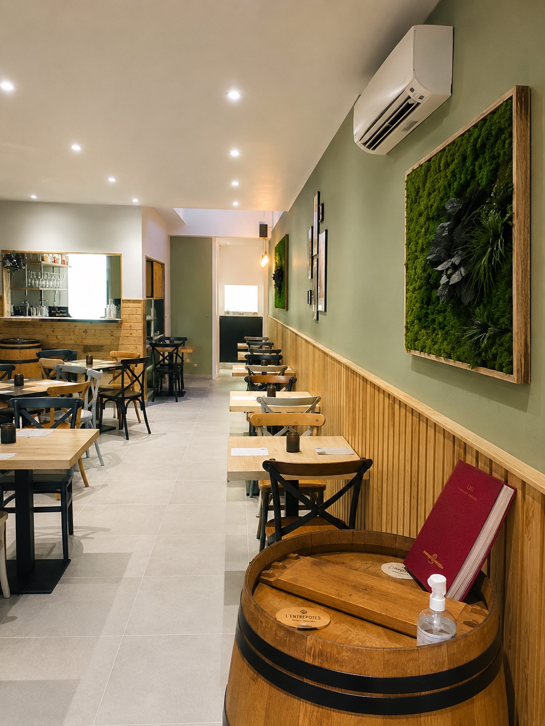 Salle du restaurant L'Entrepotes